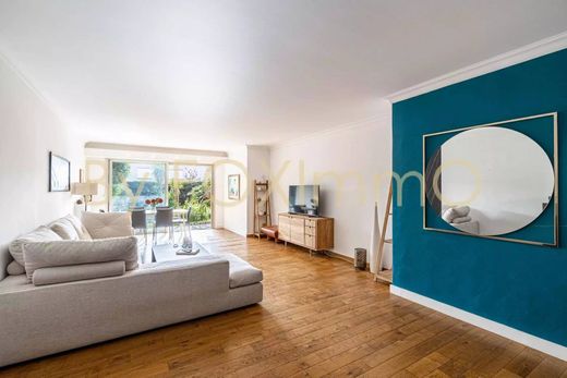 Cagnes-sur-Mer, Alpes-Maritimesのアパートメント