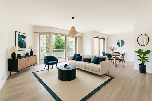 Apartment in Courbevoie, Hauts-de-Seine