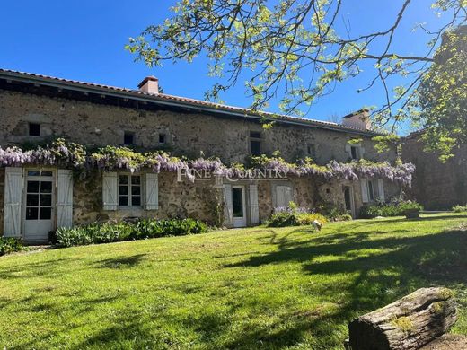 Luxury home in Mazerolles, Charente