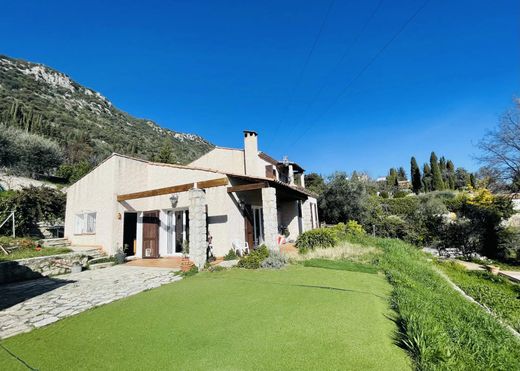 Luxury home in Châteauneuf-Villevieille, Alpes-Maritimes