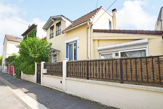 Πολυτελή κατοικία σε Colombes, Hauts-de-Seine