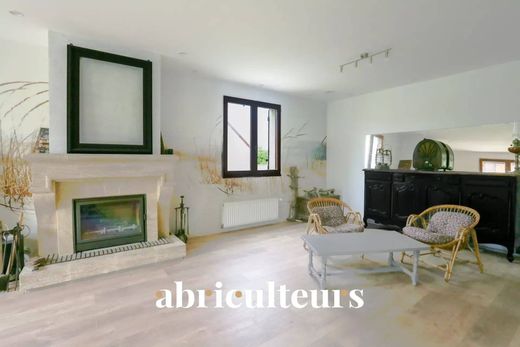 Luxury home in Mennecy, Essonne