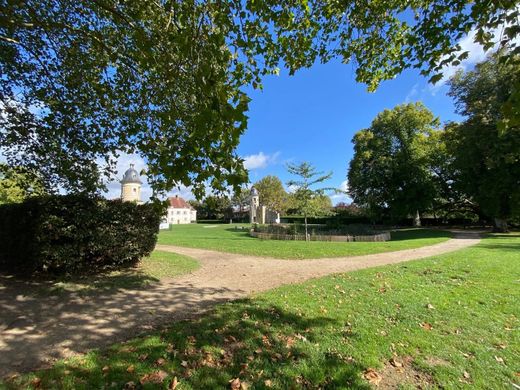 Luxus-Haus in Les Clayes-sous-Bois, Yvelines