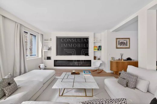 Apartment in La Muette, Auteuil, Porte Dauphine, Paris