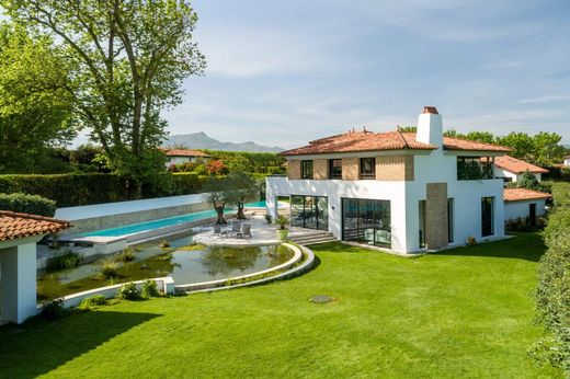 Villa in Saint-Jean-de-Luz, Pyrénées-Atlantiques