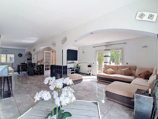 ‏בתי יוקרה ב  Montgeron, Essonne