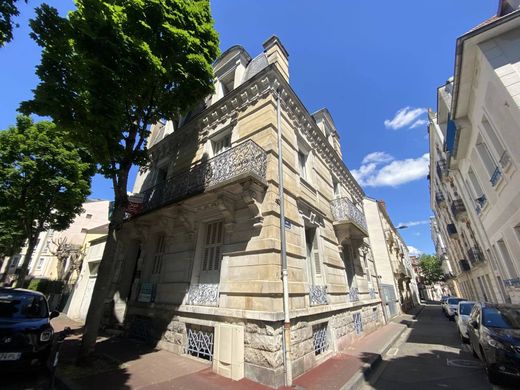 منزل ﻓﻲ Vichy, Allier