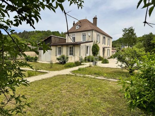 豪宅  Montbard, Cote d'Or
