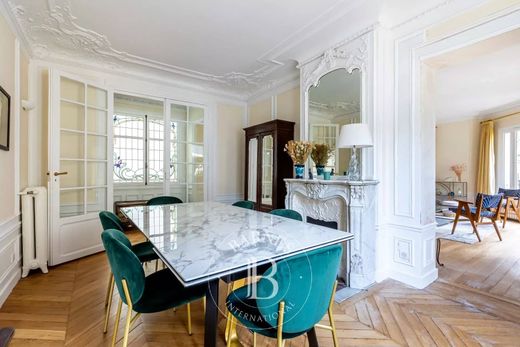 Apartment in Monceau, Courcelles, Ternes, Paris