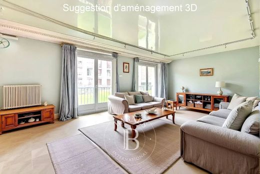 Apartment / Etagenwohnung in Versailles, Yvelines