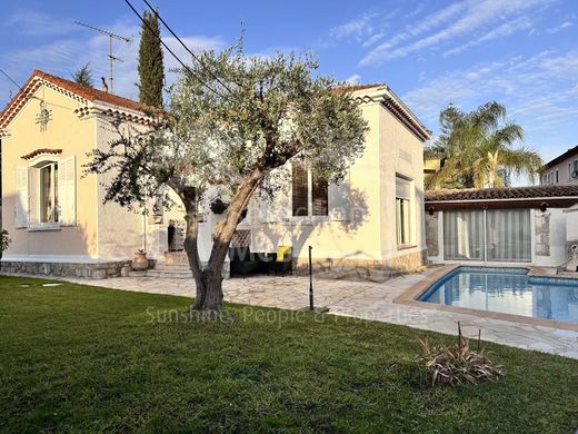 Luxus-Haus in Vallauris, Alpes-Maritimes