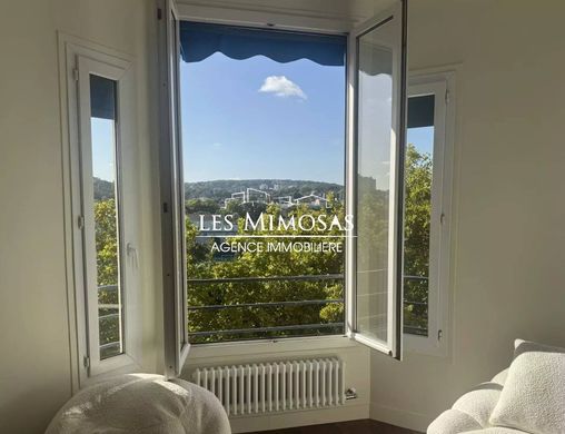 Apartment / Etagenwohnung in Boulogne-Billancourt, Hauts-de-Seine