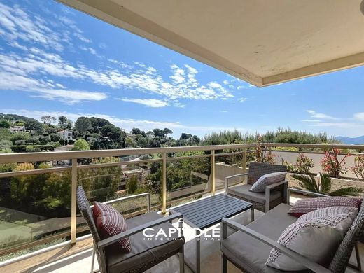 Apartment / Etagenwohnung in Cannes, Alpes-Maritimes
