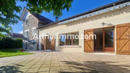 Luxury home in Thorigny-sur-Marne, Seine-et-Marne