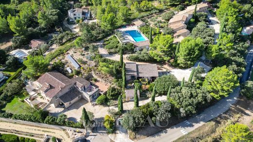 Luxury home in Paradou, Bouches-du-Rhône