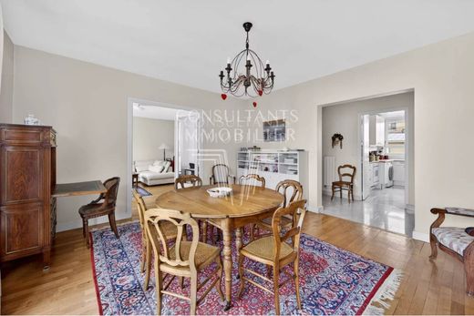Apartment in Neuilly-sur-Seine, Hauts-de-Seine