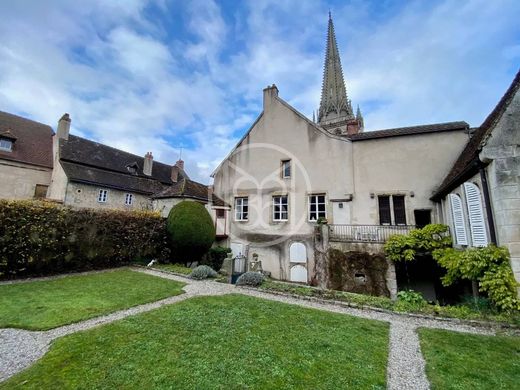 Maison de luxe à Autun, Saône-et-Loire