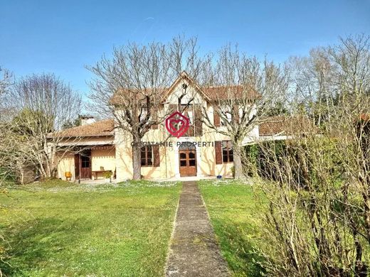 Luksusowy dom w Jû-Belloc, Gers