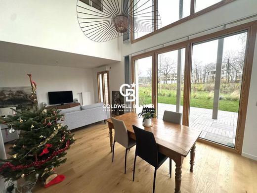 Apartment / Etagenwohnung in Le Vésinet, Yvelines