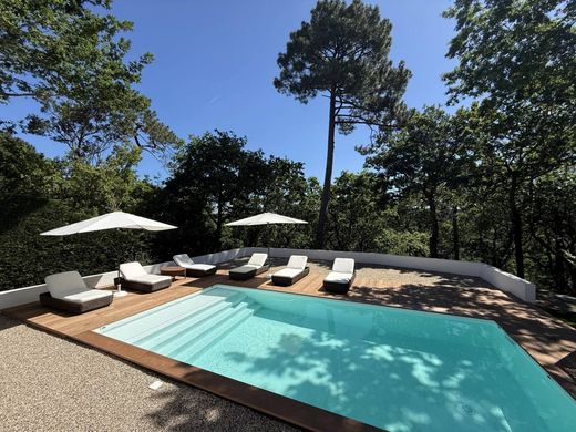 Luxury home in Pyla sur Mer, Gironde