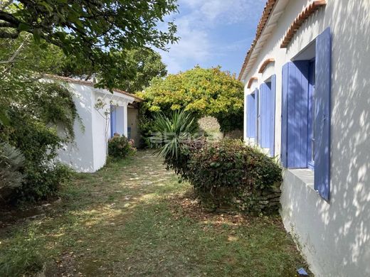 ‏בתי יוקרה ב  Les Portes-en-Ré, השראנט הימי