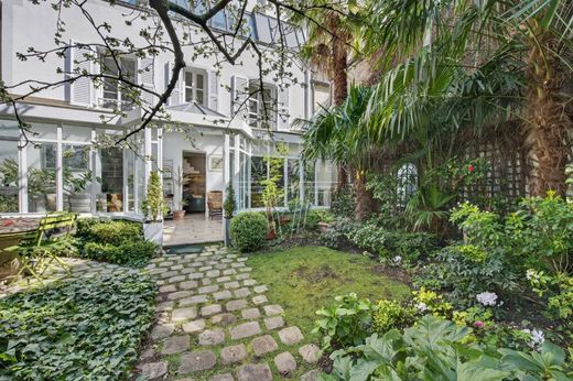 Luxury home in Motte-Picquet, Commerce, Necker, Paris