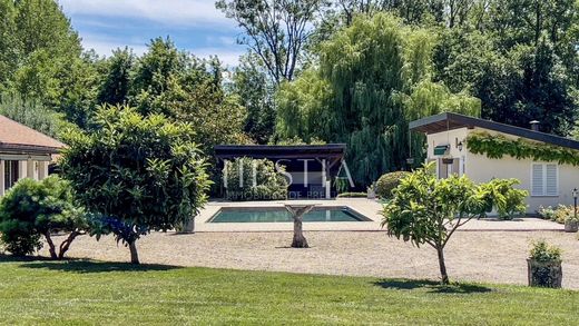 Luxury home in Saint-Genis-Pouilly, Ain
