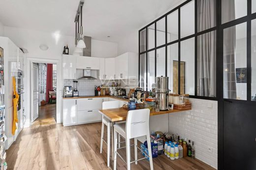 Appartamento a Montmartre, Abbesses, Grandes-Carrières, Parigi