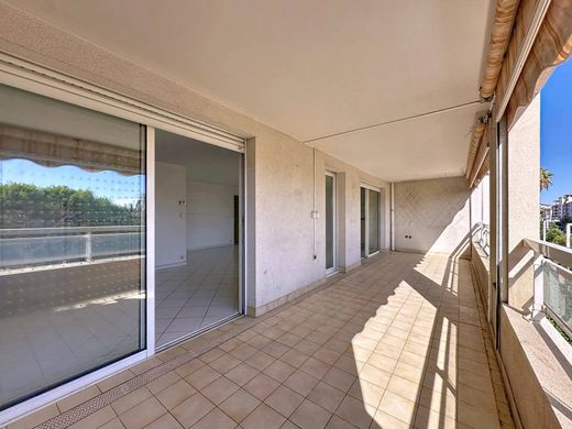 Piso / Apartamento en Cannes La Bocca, Alpes Marítimos