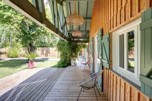 Villa in Lège-Cap-Ferret, Gironde