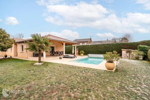 Lüks ev Villeneuve-lès-Charnod, Jura