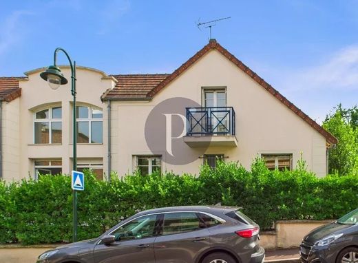 ‏בתי יוקרה ב  Le Plessis-Robinson, Hauts-de-Seine