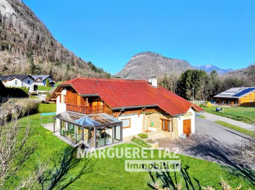 Luxe woning in Mieussy, Haute-Savoie