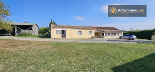 Luxury home in Fenouillet-du-Razès, Aude