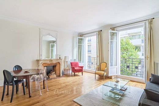 Apartament w La Muette, Auteuil, Porte Dauphine, Paris