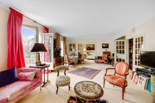 Apartment / Etagenwohnung in Versailles, Yvelines
