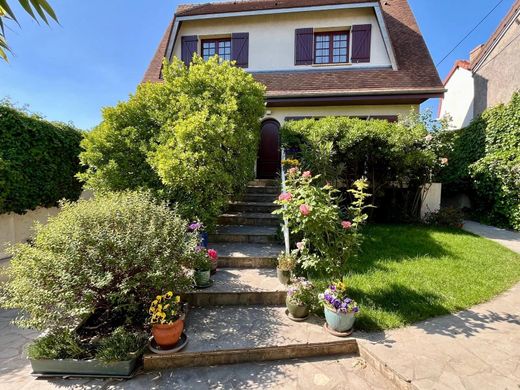 Luxury home in Saint-Maur-des-Fossés, Val-de-Marne