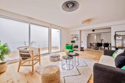 Apartment / Etagenwohnung in Bordeaux, Gironde
