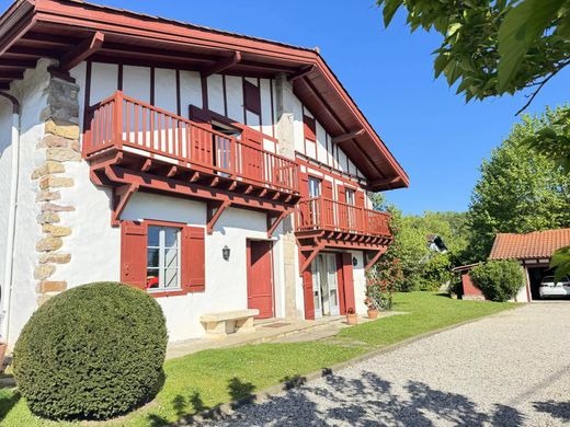 Maison de luxe à Ascain, Pyrénées-Atlantiques