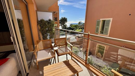 Èze, Alpes-Maritimesのアパートメント