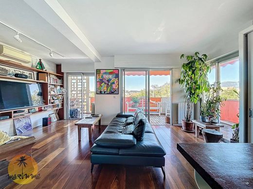 Piso / Apartamento en Saint-Laurent-du-Var, Alpes Marítimos