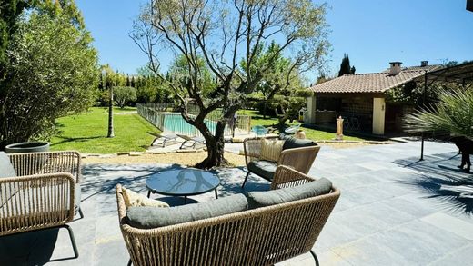 منزل ﻓﻲ Arles, Bouches-du-Rhône