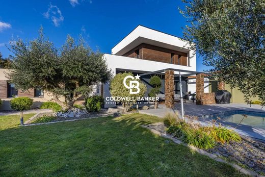 Luxury home in Aizenay, Vendée