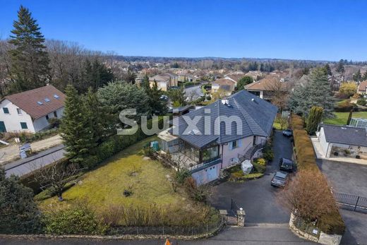 Casa di lusso a Ornex, Ain