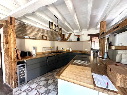 Luxury home in Belin-Béliet, Gironde