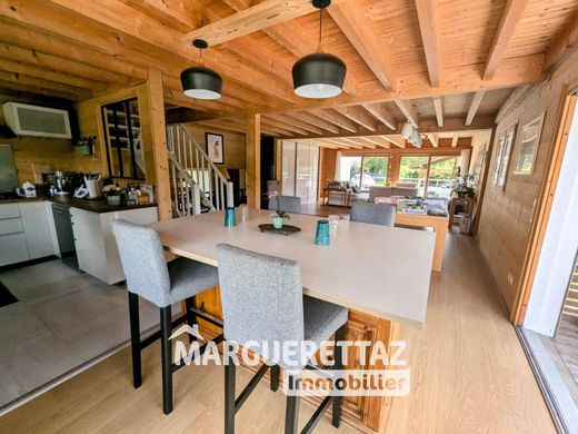 Luxe woning in Peillonnex, Haute-Savoie