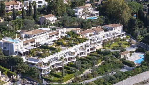 Apartment / Etagenwohnung in Cap-d'Ail, Alpes-Maritimes