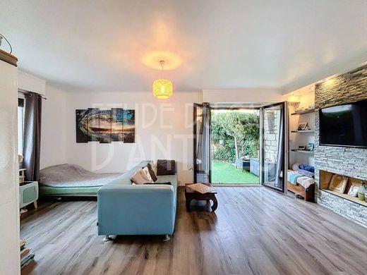 Διαμέρισμα σε Αντίμπ, Alpes-Maritimes