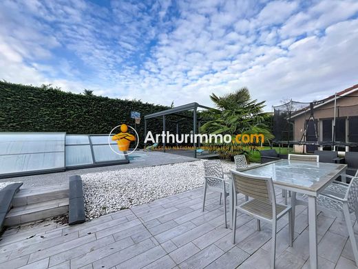 Элитный дом, Saint-Chef, Isère