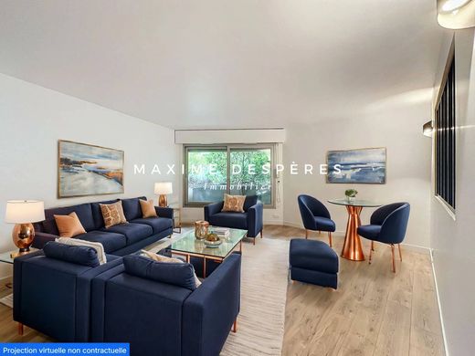 Apartment / Etagenwohnung in Neuilly-sur-Seine, Hauts-de-Seine